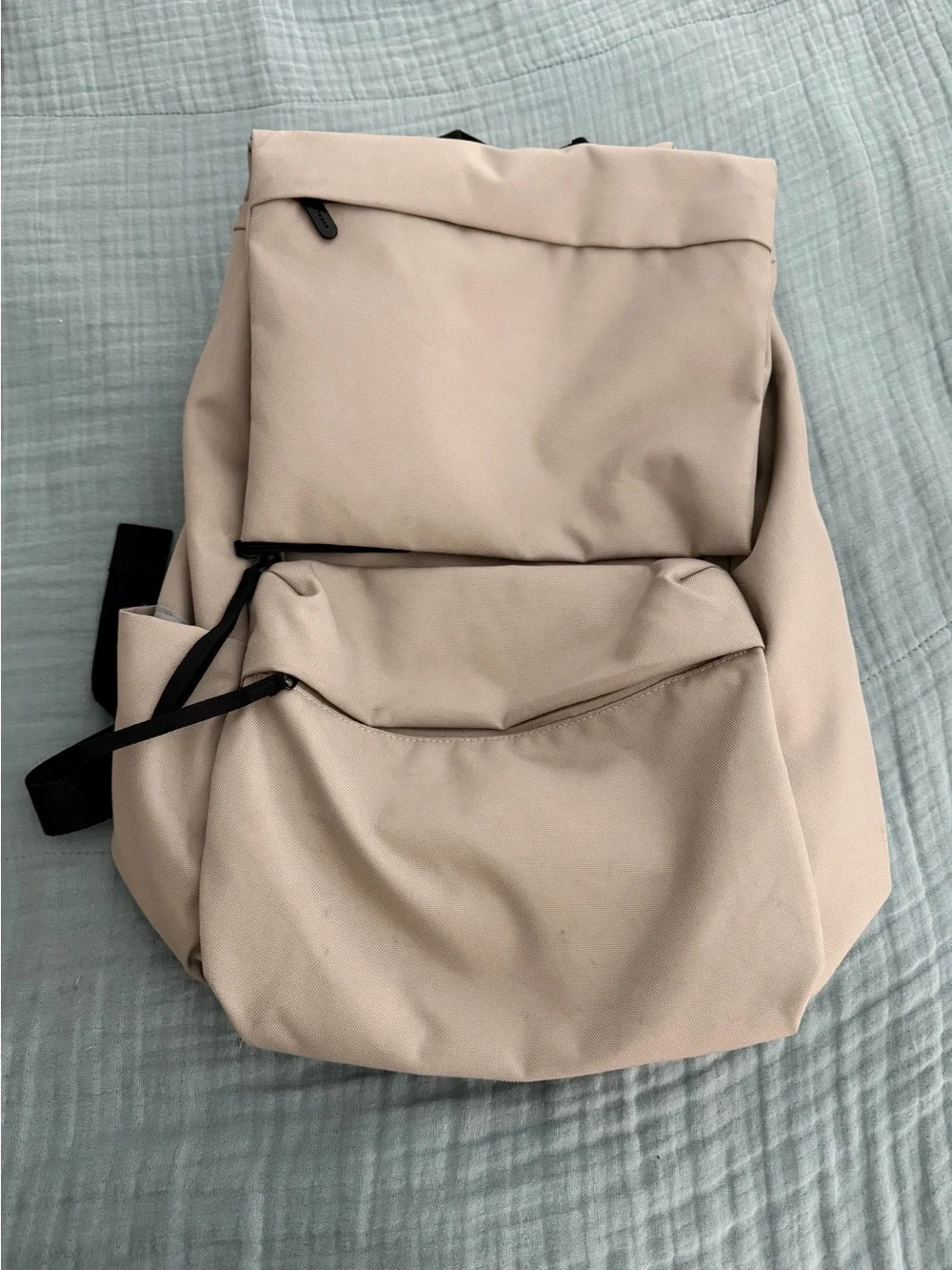 Everlane travel style